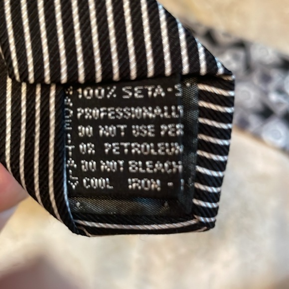 Gray and black Versace silk tie - Picture 5 of 5